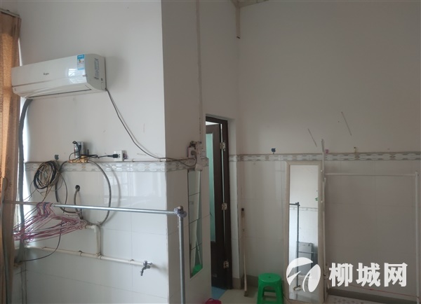 柳城中学门口单间出租